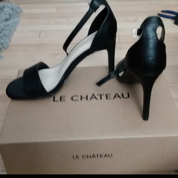 Shoes size 6 - Picture 2 of 6